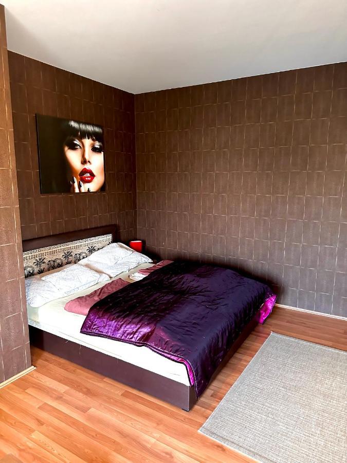 Velvet Motel Hegyeshalom Ngoại thất bức ảnh