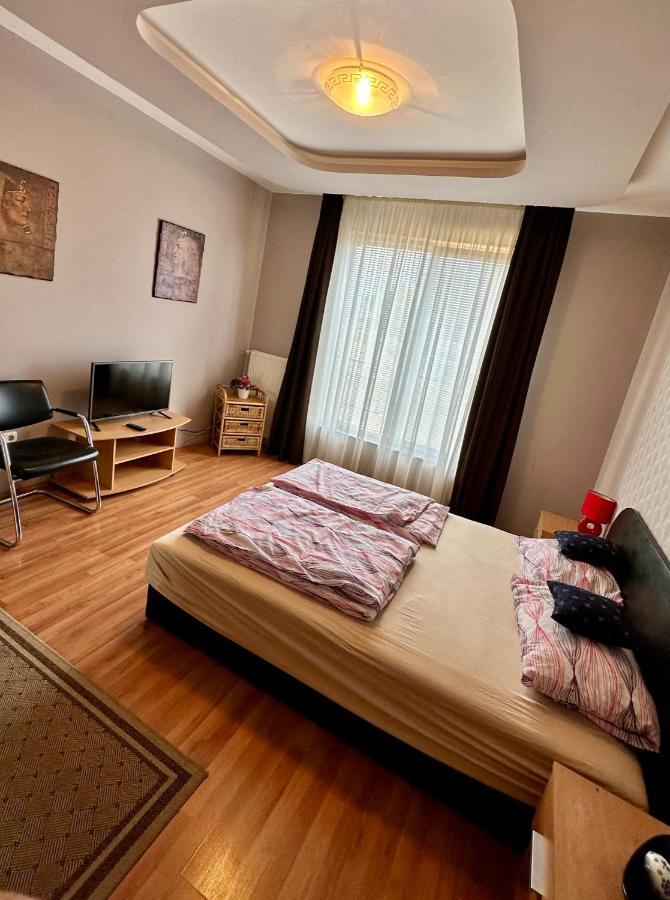 Velvet Motel Hegyeshalom Ngoại thất bức ảnh
