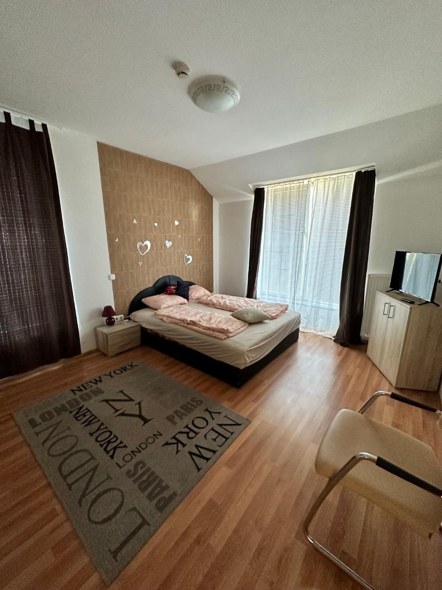 Velvet Motel Hegyeshalom Ngoại thất bức ảnh