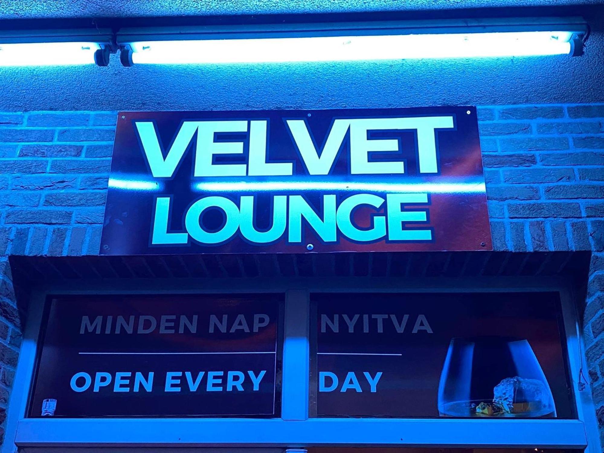 Velvet Motel Hegyeshalom Ngoại thất bức ảnh